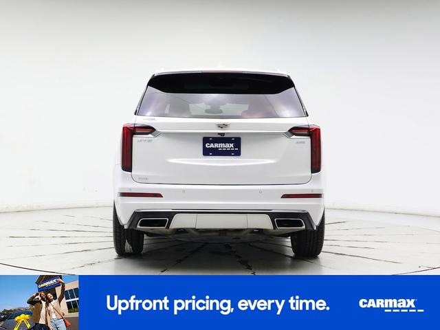Photo of 2022 White Cadillac XT6