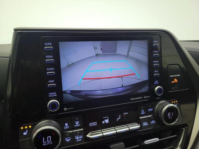Photo of 2022 Gray Toyota Highlander Hybrid