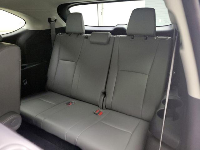 Photo of 2022 Gray Toyota Highlander Hybrid