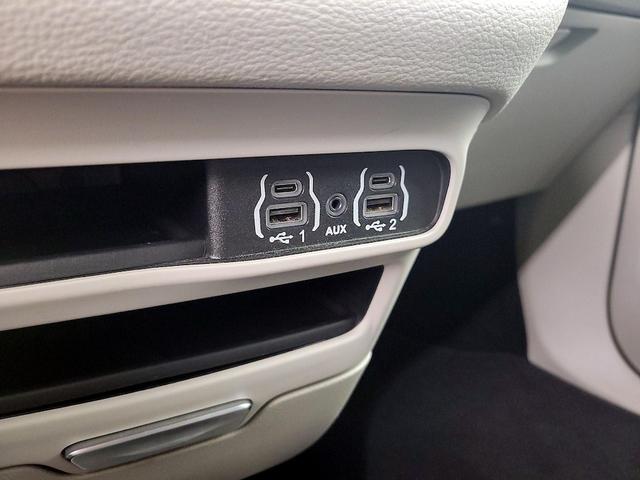 Photo of 2021 Black Chrysler Pacifica Hybrid