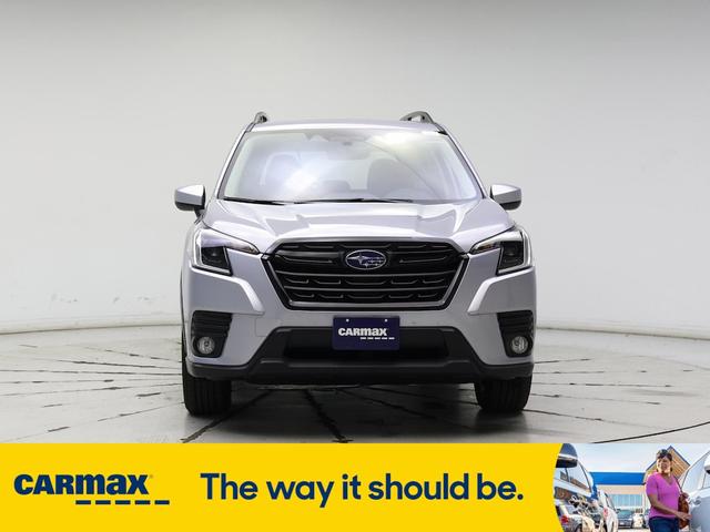 Photo of 2023 Silver Subaru Forester