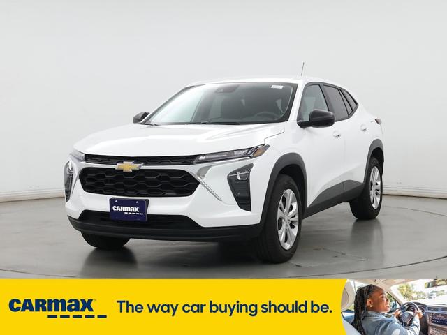 Photo of 2024 White Chevrolet Trax