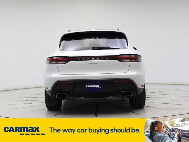 Photo of 2022 White Porsche Macan