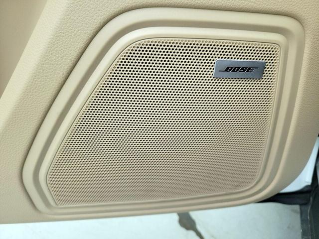 Photo of 2022 White Porsche Macan