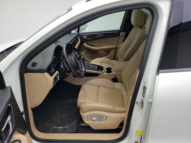 Photo of 2022 White Porsche Macan