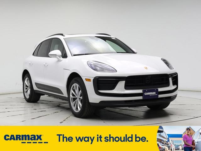 Photo of 2022 White Porsche Macan