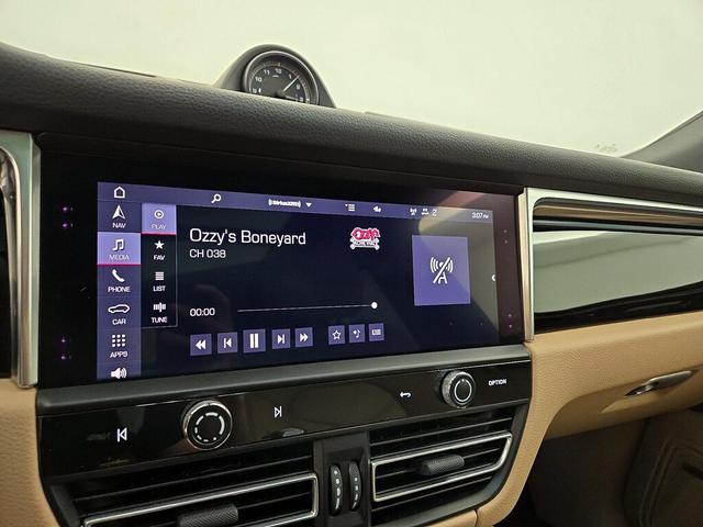Photo of 2022 Silver Porsche Macan