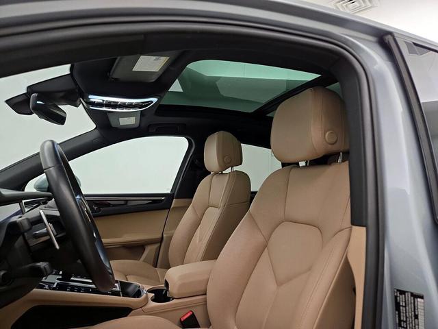 Photo of 2022 Silver Porsche Macan