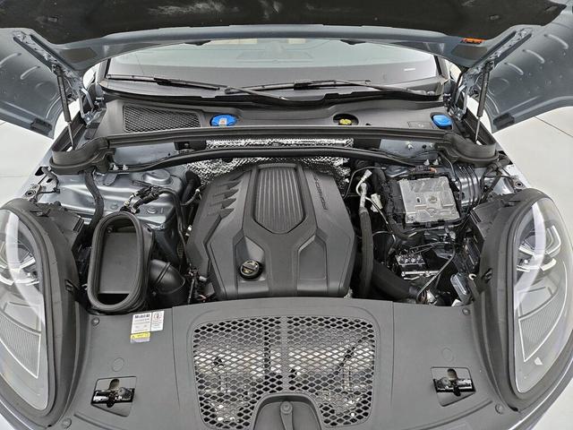 Photo of 2022 Silver Porsche Macan