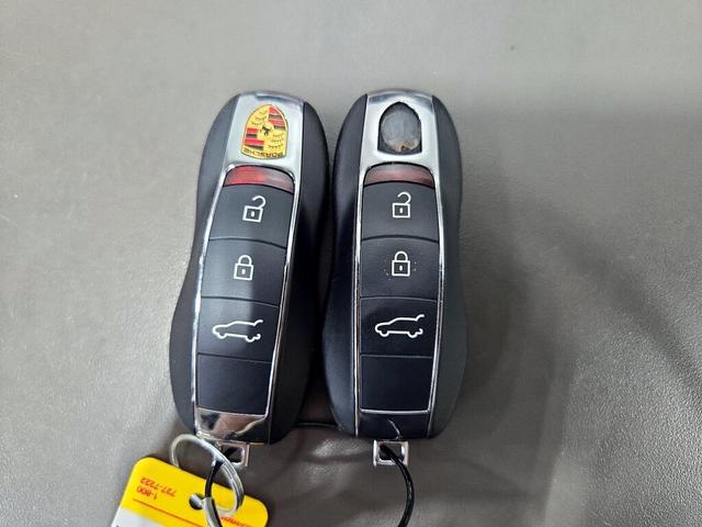 Photo of 2022 Silver Porsche Macan