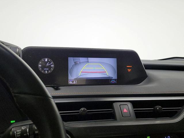Photo of 2021 White Lexus UX 200