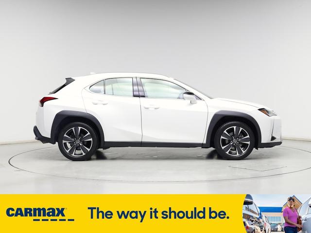 Photo of 2021 White Lexus UX 200