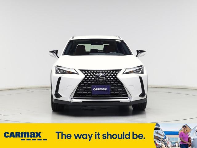 Photo of 2021 White Lexus UX 200