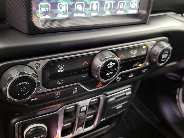 Photo of 2021 White Jeep Wrangler