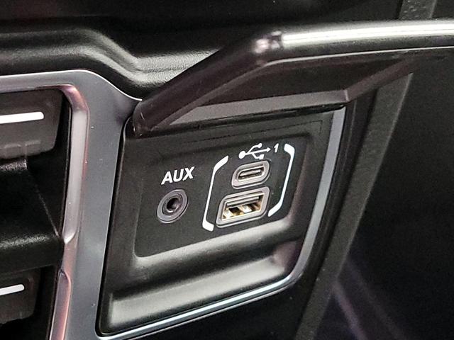 Photo of 2021 White Jeep Wrangler