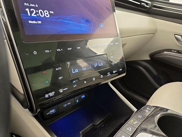 Photo of 2023 Silver Hyundai TUCSON Hybrid