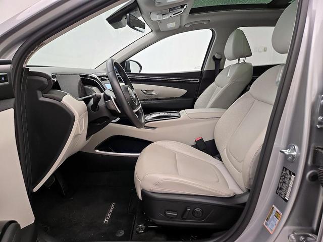 Photo of 2023 Silver Hyundai TUCSON Hybrid