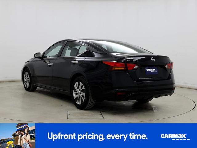 Photo of 2024 Black Nissan Altima