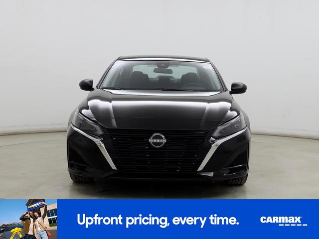 Photo of 2024 Black Nissan Altima