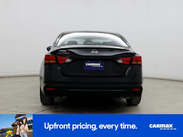 Photo of 2024 Black Nissan Altima