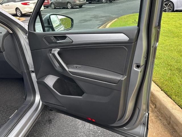 Photo of 2024 Pyrite Silver Metallic Volkswagen Tiguan