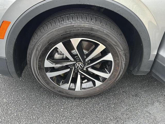 Photo of 2024 Pyrite Silver Metallic Volkswagen Tiguan