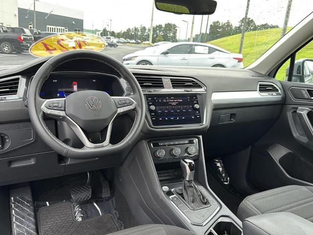 Photo of 2024 Pyrite Silver Metallic Volkswagen Tiguan
