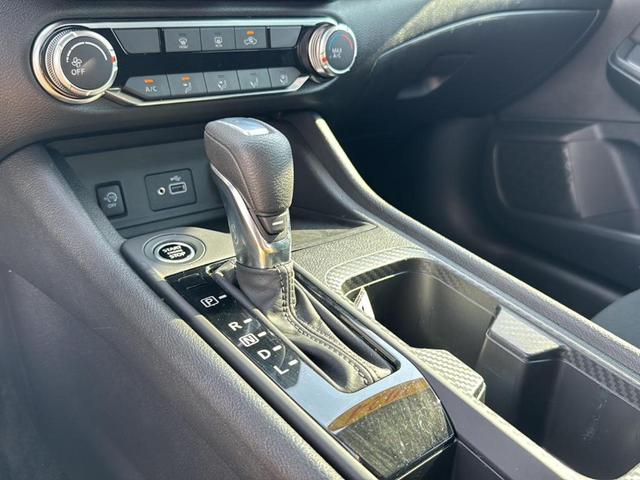 Photo of 2024 Black Nissan Sentra