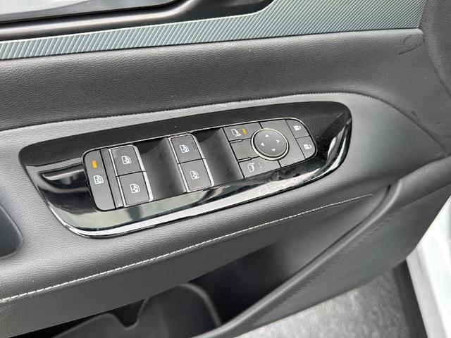 Photo of 2025 Everest White P Nissan Murano