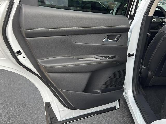 Photo of 2025 Everest White P Nissan Murano