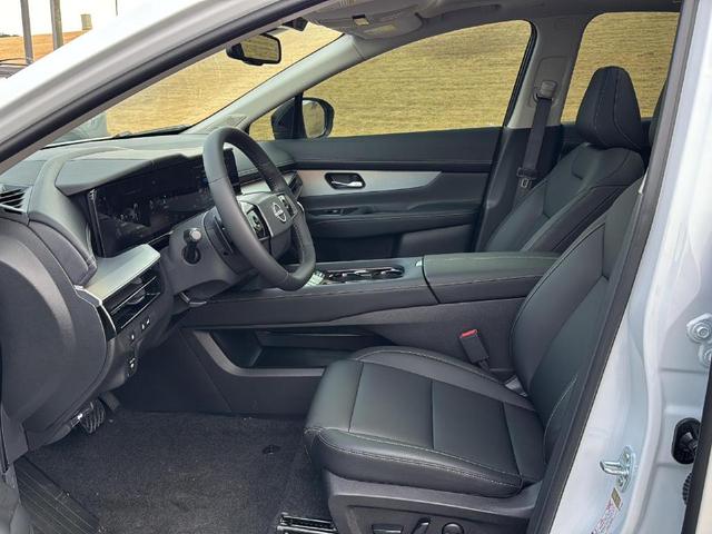 Photo of 2025 Everest White P Nissan Murano
