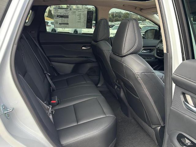 Photo of 2025 Everest White P Nissan Murano