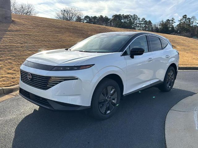 Photo of 2025 White / Black Nissan Murano