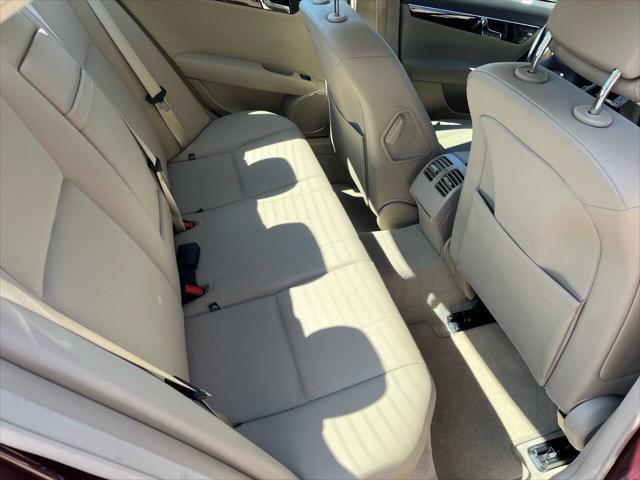 Photo of 2009 Burgundy Mercedes-Benz C-Class