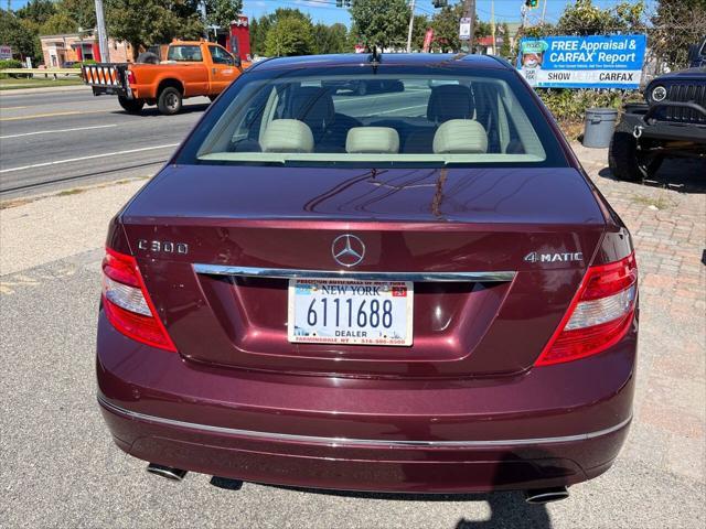 Photo of 2009 Burgundy Mercedes-Benz C-Class