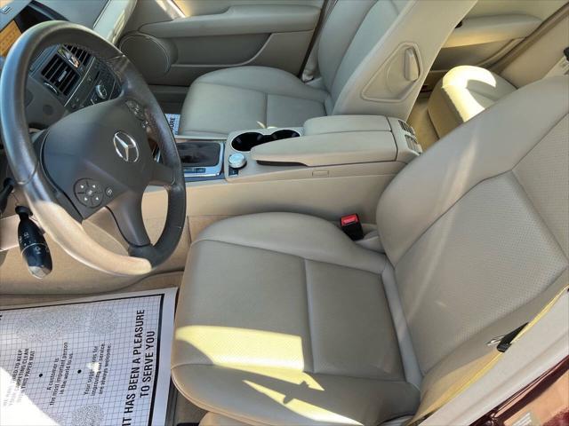 Photo of 2009 Burgundy Mercedes-Benz C-Class