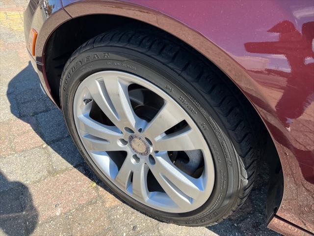 Photo of 2009 Burgundy Mercedes-Benz C-Class