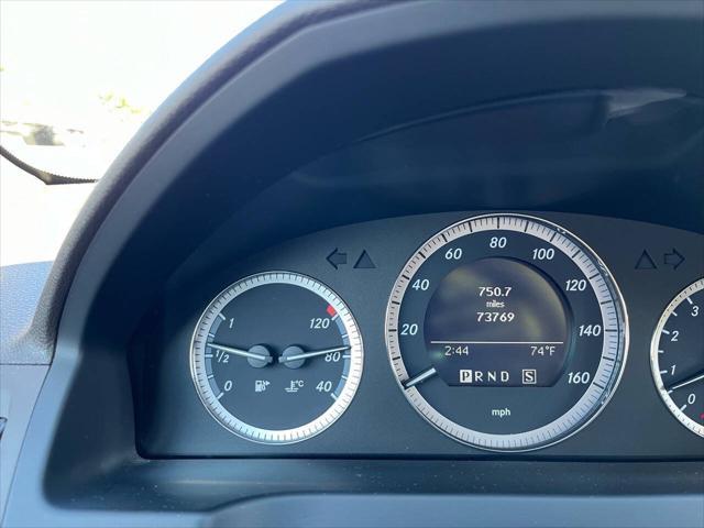 Photo of 2009 Burgundy Mercedes-Benz C-Class