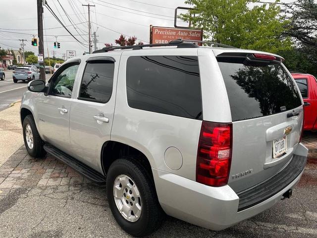Photo of 2011 Sheer Silver Metallic Chevrolet Tahoe
