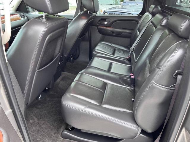 Photo of 2008 Graystone Metallic Chevrolet Avalanche