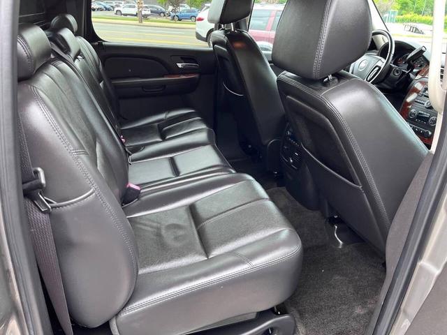 Photo of 2008 Graystone Metallic Chevrolet Avalanche