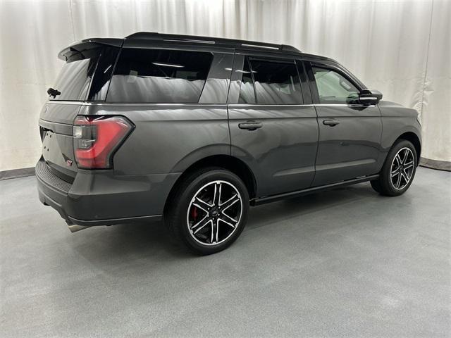 Photo of 2021 Magnetic Ford Expedition