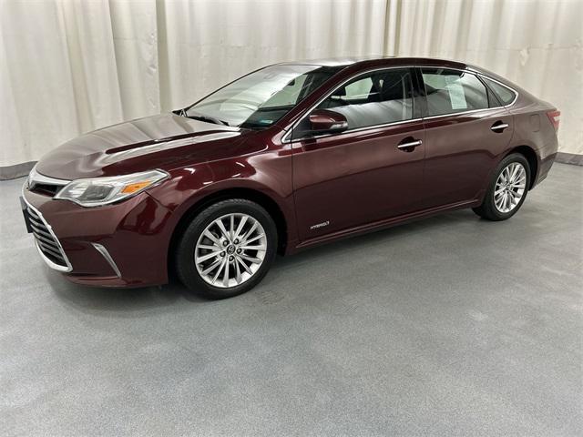 Photo of 2018 Sizzling Crimson Mica Toyota Avalon Hybrid