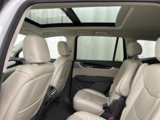 Photo of 2023 Crystal White Tricoat Cadillac XT6