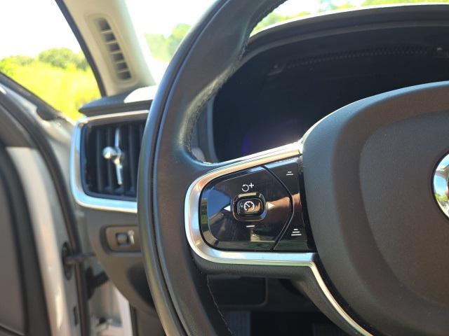 Photo of 2022 Crystal White Metallic Volvo S90