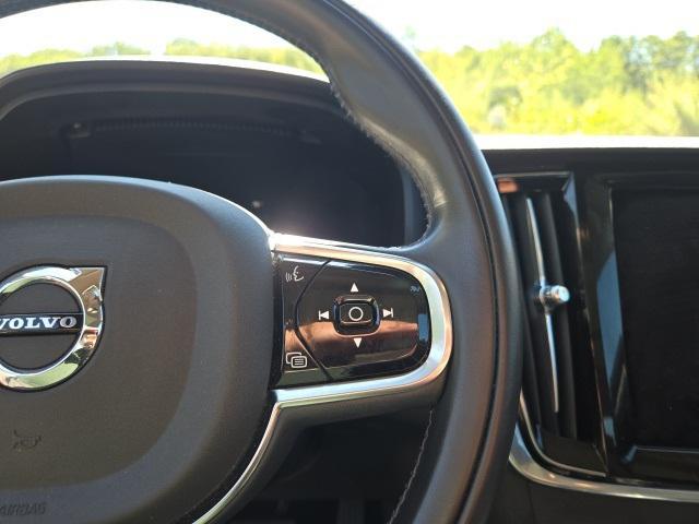 Photo of 2022 Crystal White Metallic Volvo S90