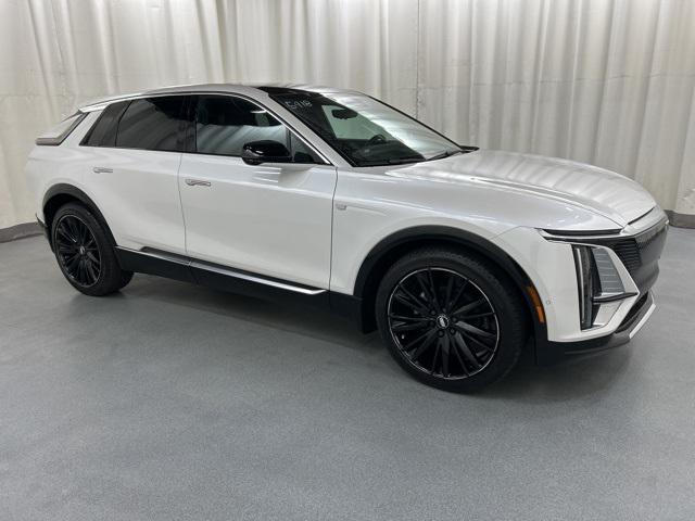 Photo of 2025 Crystal White Tricoat Cadillac LYRIQ