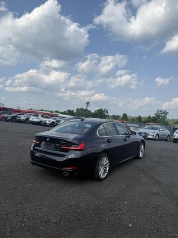 Photo of 2024 Black Sapphire Metallic BMW 330