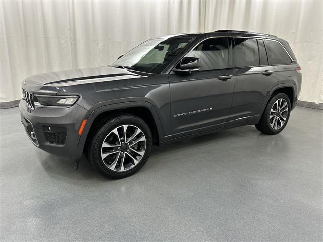 Photo of 2023 Baltic Gray Metallic Clearcoat Jeep Grand Cherokee