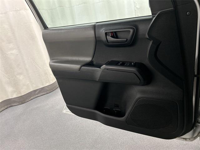 Photo of 2021 Super White Toyota Tacoma